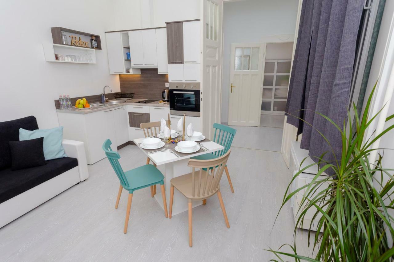 Boutique Residence Jokai - Apartment In The City Center บูดาเปสต์ ภายนอก รูปภาพ