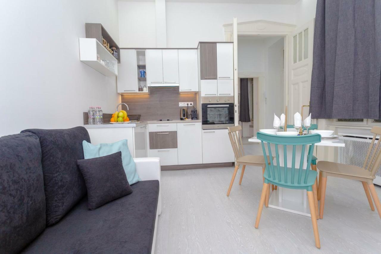 Boutique Residence Jokai - Apartment In The City Center บูดาเปสต์ ภายนอก รูปภาพ