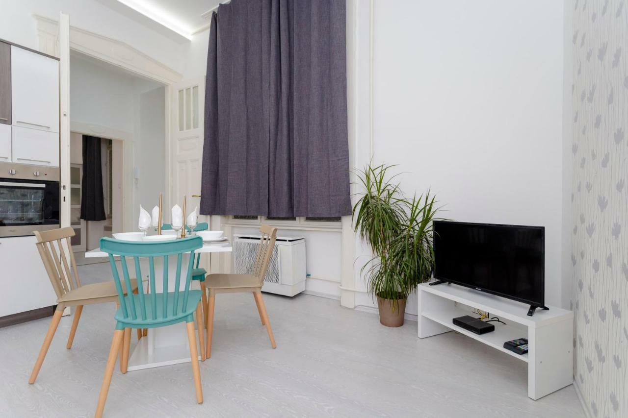 Boutique Residence Jokai - Apartment In The City Center บูดาเปสต์ ภายนอก รูปภาพ